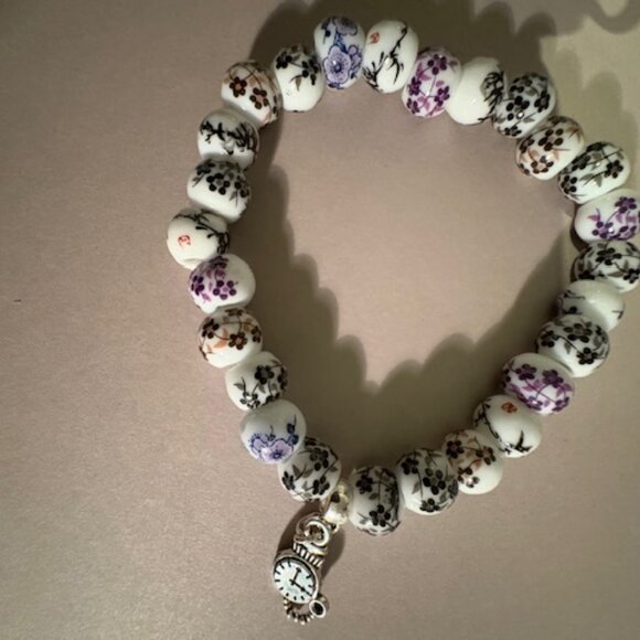 Garden Charm Bracelet gift set of 4 porcelain Alice in Wonderland bracelets - Picture 4 of 5